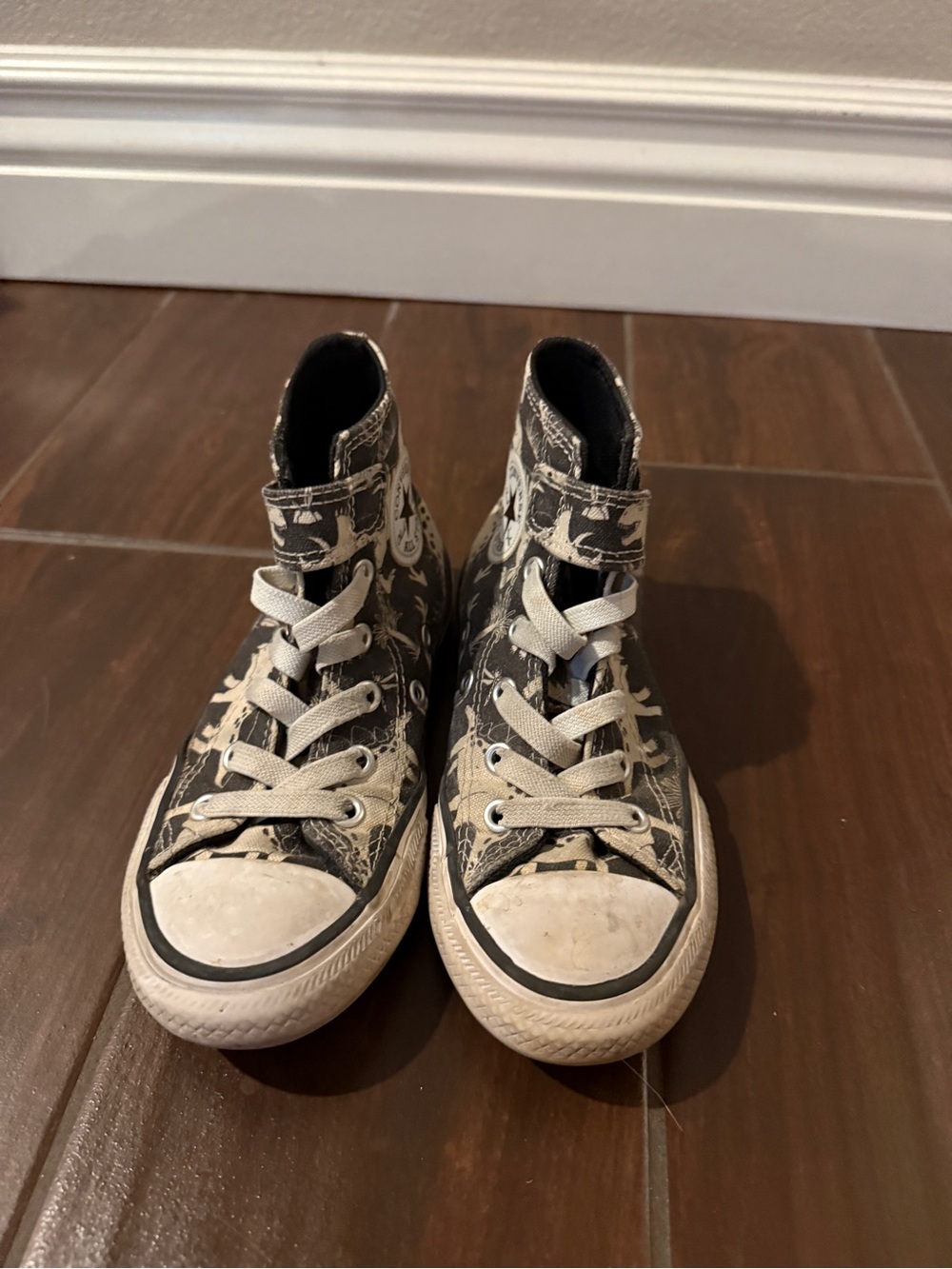 Converse Kids High-Top Sneakers in Black and Cream Floral Print